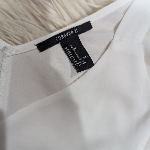 Forever 21 sleeveless blouse - Picture 2 of 2